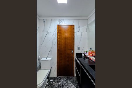 Casa à venda com 340m², 3 quartos e 3 vagas Casa à venda com 340m², 3 quartos e 3 vagasBanheiro da Suíte