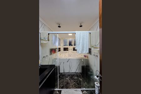 Casa à venda com 340m², 3 quartos e 3 vagas Casa à venda com 340m², 3 quartos e 3 vagasBanheiro da Suíte