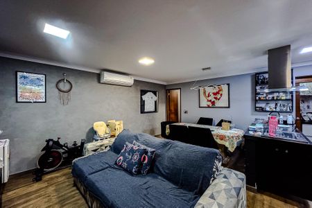 Casa à venda com 340m², 3 quartos e 3 vagas Casa à venda com 340m², 3 quartos e 3 vagasSala