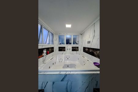 Casa à venda com 340m², 3 quartos e 3 vagas Casa à venda com 340m², 3 quartos e 3 vagasBanheiro da Suíte