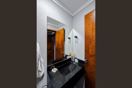 Casa à venda com 340m², 3 quartos e 3 vagas Casa à venda com 340m², 3 quartos e 3 vagasLavabo
