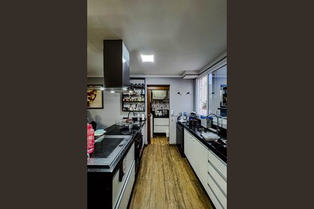 Casa à venda com 340m², 3 quartos e 3 vagas Casa à venda com 340m², 3 quartos e 3 vagasCozinha