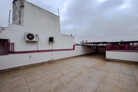Casa à venda com 340m², 3 quartos e 3 vagas Casa à venda com 340m², 3 quartos e 3 vagasÁrea externa