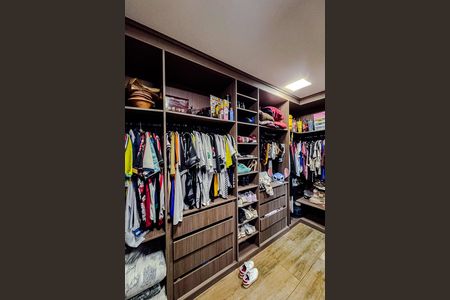 Casa à venda com 340m², 3 quartos e 3 vagas Casa à venda com 340m², 3 quartos e 3 vagasQuarto 3 - Suíte