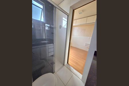 Apartamento à venda com 110m², 2 quartos e 2 vagas Apartamento à venda com 110m², 2 quartos e 2 vagasBanheiro da Suíte