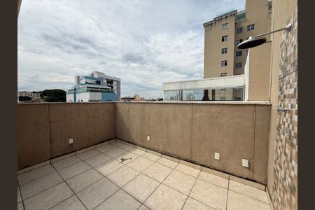 Apartamento à venda com 110m², 2 quartos e 2 vagas Apartamento à venda com 110m², 2 quartos e 2 vagasCobertura