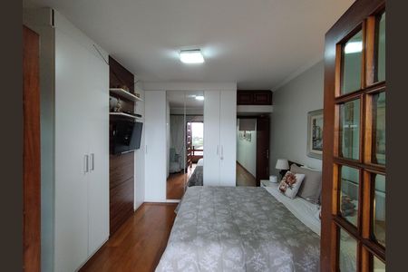 Casa à venda com 267m², 3 quartos e 5 vagas Casa à venda com 267m², 3 quartos e 5 vagasSuíte