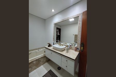 Casa à venda com 267m², 3 quartos e 5 vagas Casa à venda com 267m², 3 quartos e 5 vagasBanheiro - torneira