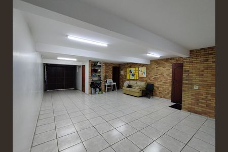 Casa à venda com 267m², 3 quartos e 5 vagas Casa à venda com 267m², 3 quartos e 5 vagasGaragem