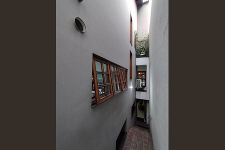 Casa à venda com 267m², 3 quartos e 5 vagas Casa à venda com 267m², 3 quartos e 5 vagasQuintal