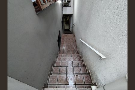 Casa à venda com 267m², 3 quartos e 5 vagas Casa à venda com 267m², 3 quartos e 5 vagasEscada