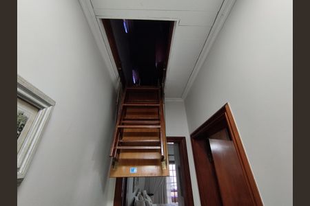 Casa à venda com 267m², 3 quartos e 5 vagas Casa à venda com 267m², 3 quartos e 5 vagasSotan