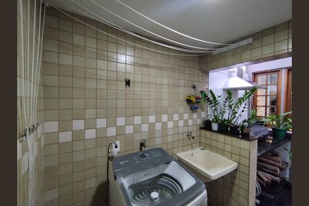 Casa à venda com 267m², 3 quartos e 5 vagas Casa à venda com 267m², 3 quartos e 5 vagasÁrea de Serviço