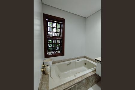 Casa à venda com 267m², 3 quartos e 5 vagas Casa à venda com 267m², 3 quartos e 5 vagasBanheiro - torneira