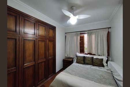 Casa à venda com 267m², 3 quartos e 5 vagas Casa à venda com 267m², 3 quartos e 5 vagasQuarto