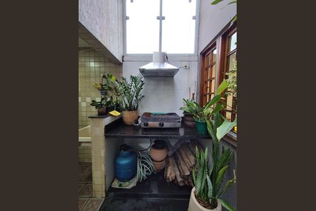 Casa à venda com 267m², 3 quartos e 5 vagas Casa à venda com 267m², 3 quartos e 5 vagasÁrea de Serviço