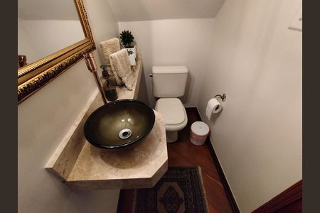 Casa à venda com 267m², 3 quartos e 5 vagas Casa à venda com 267m², 3 quartos e 5 vagasLavabo