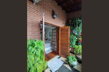 Casa à venda com 267m², 3 quartos e 5 vagas Casa à venda com 267m², 3 quartos e 5 vagasVaranda da Suíte