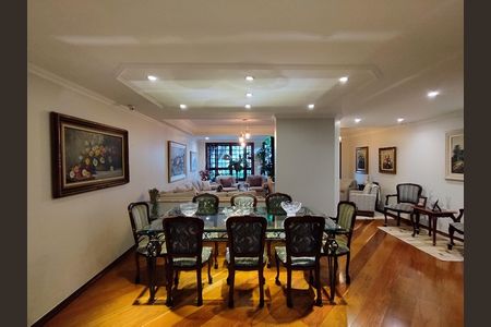 Casa à venda com 267m², 3 quartos e 5 vagas Casa à venda com 267m², 3 quartos e 5 vagasSala de Jantar