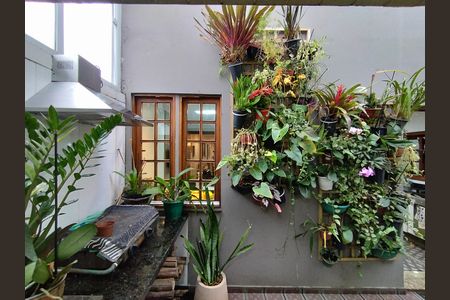 Casa à venda com 267m², 3 quartos e 5 vagas Casa à venda com 267m², 3 quartos e 5 vagasQuintal