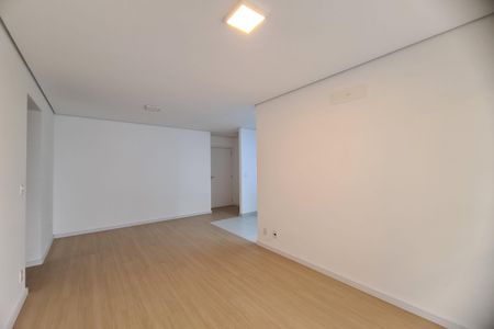 Apartamento à venda com 67m², 2 quartos e 1 vaga Apartamento à venda com 67m², 2 quartos e 1 vagaSala