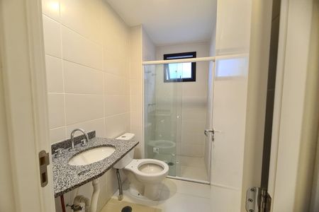 Apartamento à venda com 67m², 2 quartos e 1 vaga Apartamento à venda com 67m², 2 quartos e 1 vagaBanheiro da Suíte