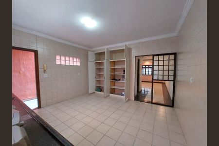 Foto 16 de casa à venda com 4 quartos, 176m² em Parque Ipe, São Paulo