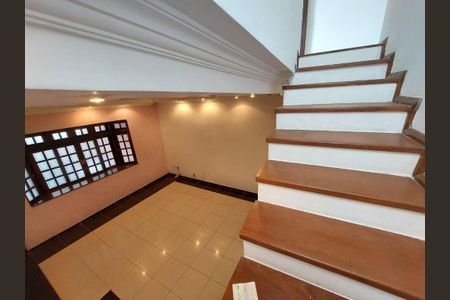 Casa à venda com 176m², 4 quartos e 2 vagasFoto 03
