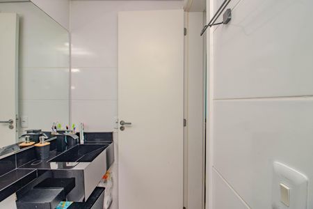 Apartamento à venda com 44m², 2 quartos e 1 vaga Apartamento à venda com 44m², 2 quartos e 1 vagaBanheiro