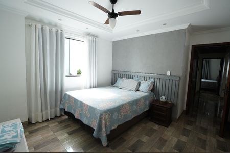Casa à venda com 200m², 4 quartos e 4 vagas
