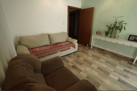 Casa à venda com 200m², 4 quartos e 4 vagas