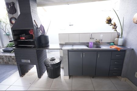 Casa à venda com 200m², 4 quartos e 4 vagas
