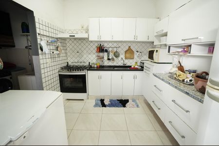 Casa à venda com 200m², 4 quartos e 4 vagas