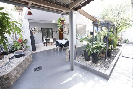 Casa à venda com 200m², 4 quartos e 4 vagas