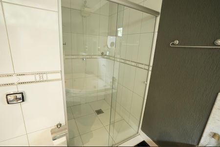 Casa à venda com 200m², 4 quartos e 4 vagas