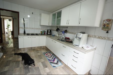 Casa à venda com 200m², 4 quartos e 4 vagas