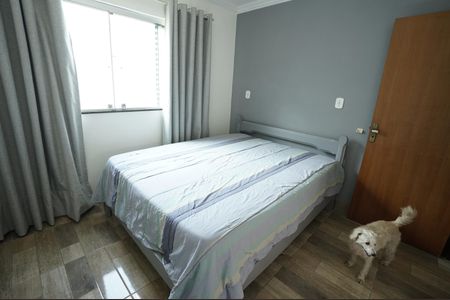 Casa à venda com 200m², 4 quartos e 4 vagas