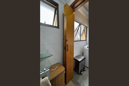 Apartamento à venda com 76m², 3 quartos e 2 vagas Apartamento à venda com 76m², 3 quartos e 2 vagasÁrea de Serviço - Banheiro
