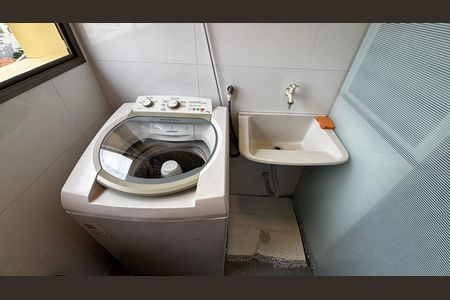 Apartamento à venda com 76m², 3 quartos e 2 vagas Apartamento à venda com 76m², 3 quartos e 2 vagasÁrea de Serviço