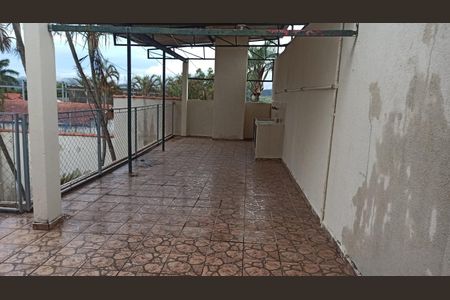 Casa à venda com 400m², 4 quartos e 4 vagas Casa à venda com 400m², 4 quartos e 4 vagasÁrea externa