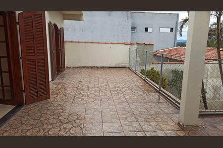 Casa à venda com 400m², 4 quartos e 4 vagas Casa à venda com 400m², 4 quartos e 4 vagasVaranda