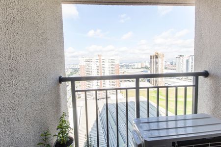 Apartamento à venda com 64m², 2 quartos e 1 vaga Apartamento à venda com 64m², 2 quartos e 1 vagaVaranda
