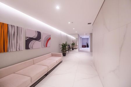 Apartamento à venda com 64m², 2 quartos e 1 vaga Apartamento à venda com 64m², 2 quartos e 1 vagaHall social