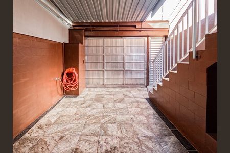 Casa para alugar com 150m², 3 quartos e 1 vaga Casa para alugar com 150m², 3 quartos e 1 vagaGaragem