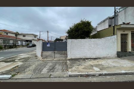 Casa à venda com 90m², 2 quartos e 5 vagas Casa à venda com 90m², 2 quartos e 5 vagasFachada + Placa