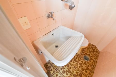 Apartamento à venda com 78m², 2 quartos e sem vaga Apartamento à venda com 78m², 2 quartos e sem vagaBanheiro de serviço