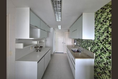 Apartamento à venda com 112m², 2 quartos e 3 vagas