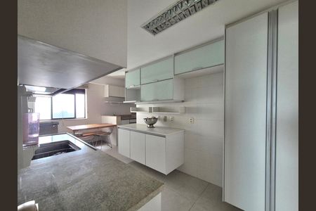 Apartamento à venda com 112m², 2 quartos e 3 vagas