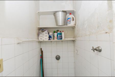 Apartamento à venda com 122m², 3 quartos e sem vaga Apartamento à venda com 122m², 3 quartos e sem vagaBanheiro de Serviço