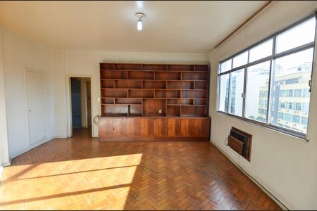 Apartamento à venda com 122m², 3 quartos e sem vaga Apartamento à venda com 122m², 3 quartos e sem vagaSala
